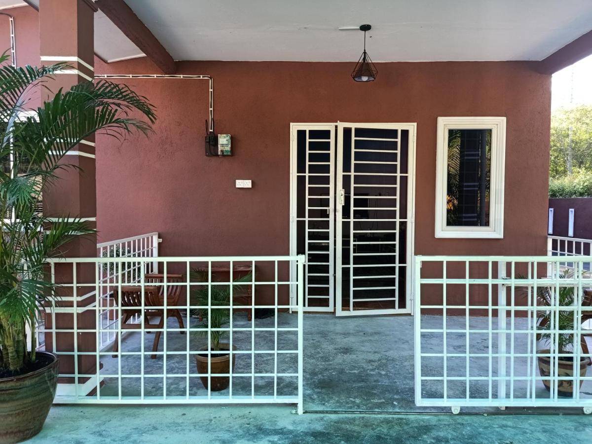 Aliza Scawa Homestay Kuala Pilah Esterno foto